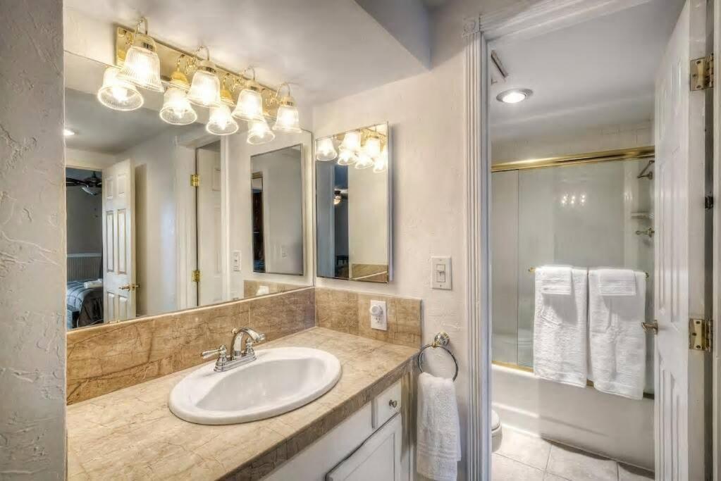2 Bedroom Condo Heart Of Lodo W/Great View/Amenities DEN Dış mekan fotoğraf